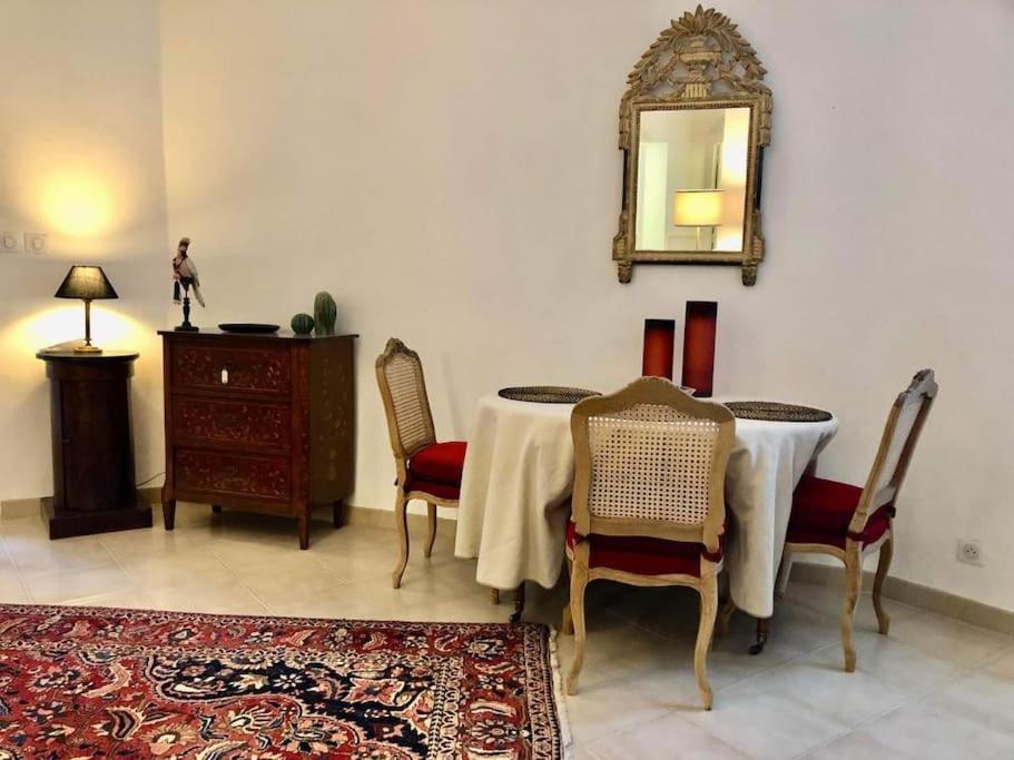 Ulysse, Appartement Spacieux Au Centre Historique D'Uzes En Rez-De-Chaussee Avec Exterieur, Proche Parking Des Marroniers المظهر الخارجي الصورة